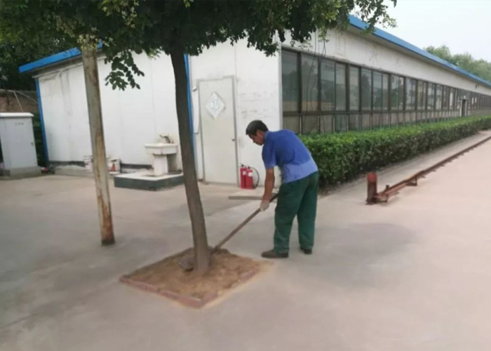 烈日下的擔當、高溫下的堅持